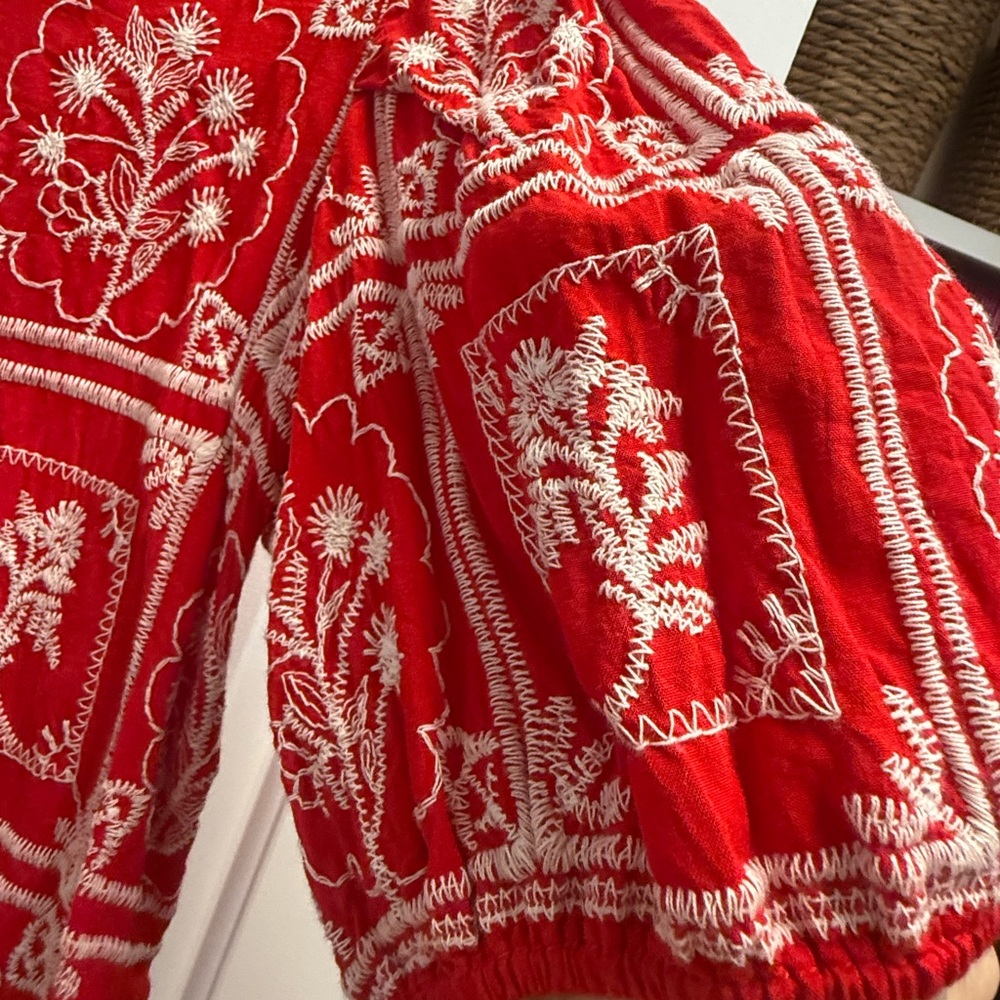 Solitaire Anthropologie Medium Red Embroidered Boho Blouse Scalloped Coquette - Picture 5 of 9